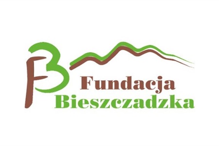"Wolontariat na petardzie - śpiewanie na górskim rajdzie". 